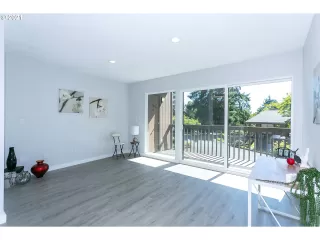 Photo #5: 21553774 Listing