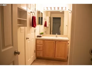 Photo #5: 21553965 Listing