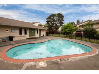 Photo #5: 21553996 Listing