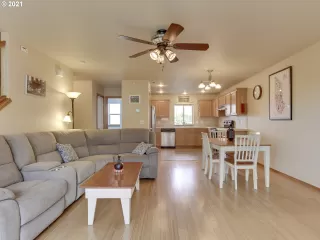 Photo #5: 21554191 Listing 
