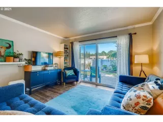 Photo #5: 21554546 Listing