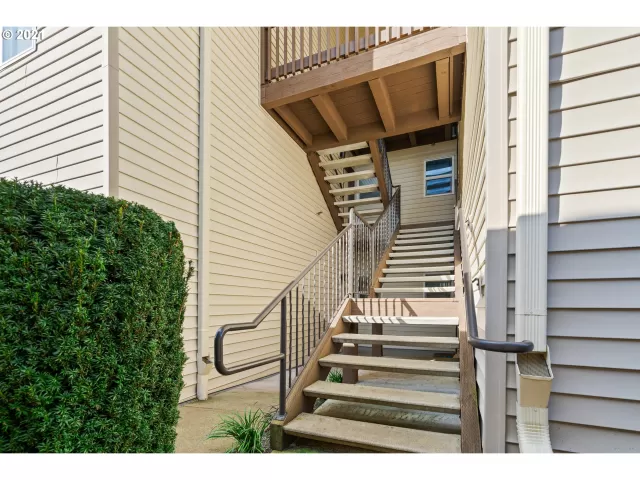 MLS: 21554884 Condo For Sale