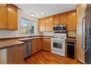 Photo #6: 21554884 Listing