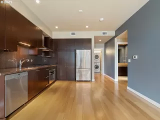 Photo #3: 21555283 Listing