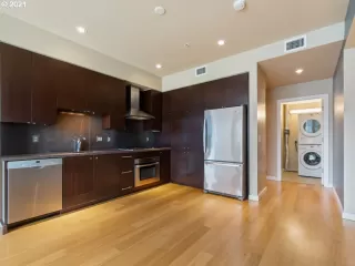 Photo #4: 21555283 Listing