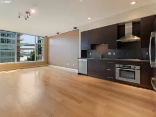 Photo #5: 21555283 Listing