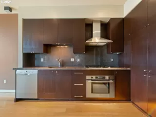 Photo #6: 21555283 Listing