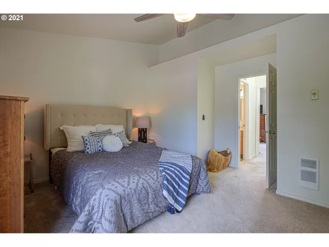 MLS: 21555303 Condo For Sale