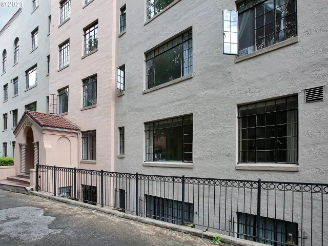 MLS: 21555652 Condo For Sale