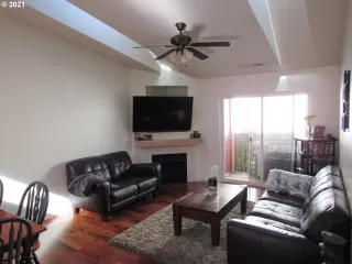 Photo #2: 21556445 Listing