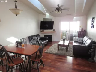 Photo #4: 21556445 Listing