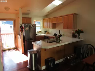 Photo #5: 21556445 Listing