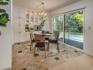 Photo #2: 21556511 Listing