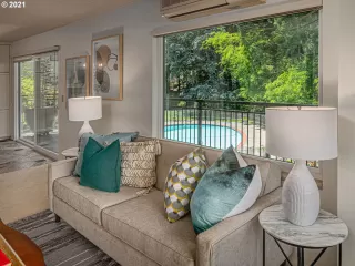 Photo #5: 21556511 Listing