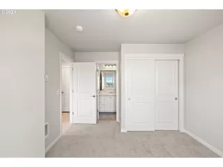 Photo #4: 21557706 Listing