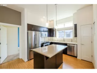 Photo #1: 21557884 Listing