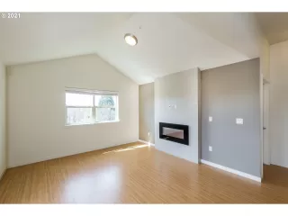 Photo #2: 21557884 Listing
