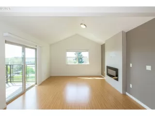 Photo #6: 21557884 Listing