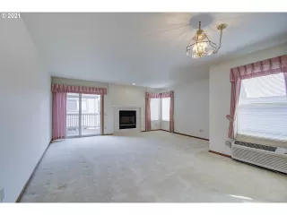 Photo #6: 21558129 Listing