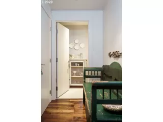 Photo #3: 21558532 Listing