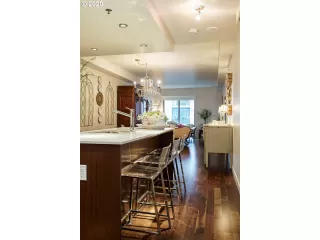 Photo #6: 21558532 Listing