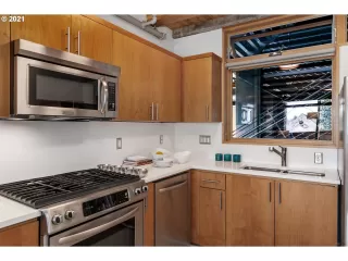 Photo #6: 21560005 Listing 