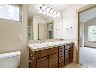 Photo #3: 21560593 Listing