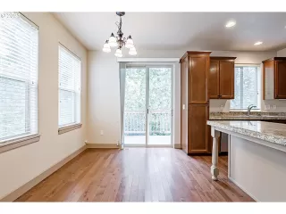 Photo #6: 21560593 Listing