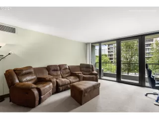 Photo #4: 21562076 Listing