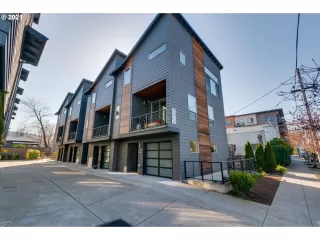 Click for more information on MLS # 21562113 : 1810 SE 50TH AVE More Details about MLS # 21562113 : 1810 SE 50TH AVE