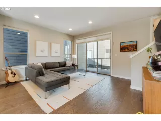 Photo #5: 21562113 Listing 