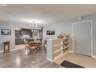 Photo #2: 21562877 Listing