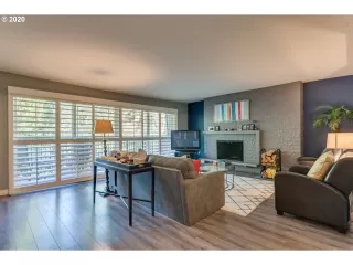 Photo #4: 21562877 Listing