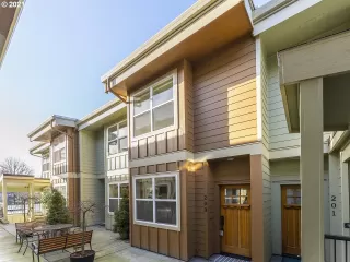 Photo #2: 21562932 Listing 