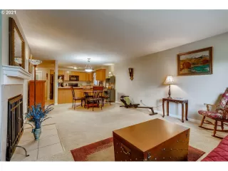 Photo #5: 21564115 Listing