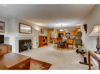 Photo #6: 21564115 Listing