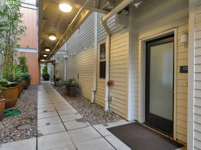 MLS: 21564793 Condo For Sale