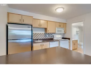 Photo #4: 21564972 Listing