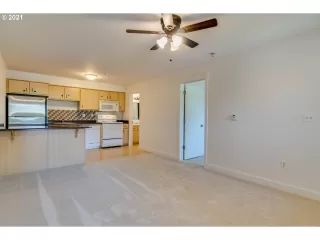 Photo #5: 21564972 Listing