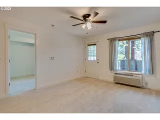 Photo #6: 21564972 Listing