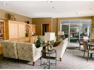 Photo #4: 21565431 Listing