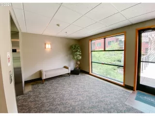 Photo #5: 21565431 Listing