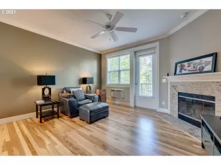 Photo #6: 21565596 Listing