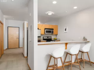 Photo #5: 21566860 Listing