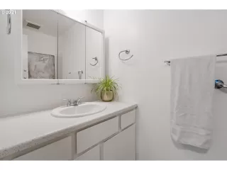 Photo #5: 21567198 Listing 