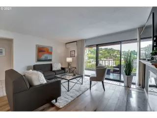 Photo #4: 21567307 Listing