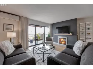 Photo #5: 21567307 Listing