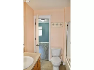 Photo #2: 21567358 Listing