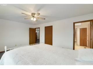 Photo #4: 21567660 Listing