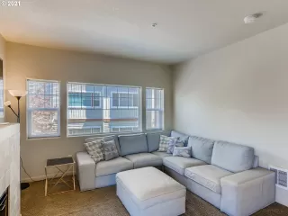 Photo #5: 21568426 Listing